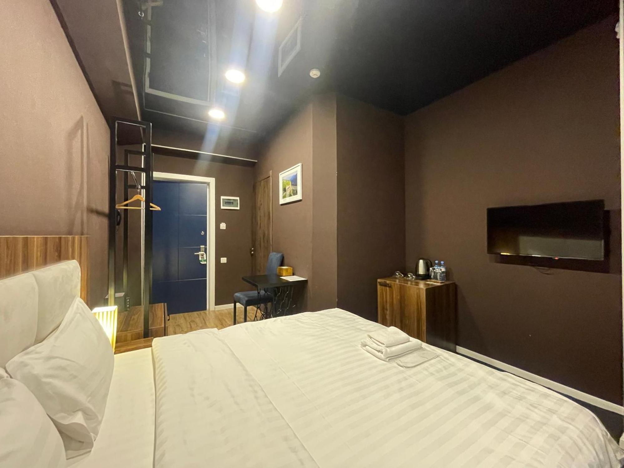 Apart Hotel West Тбилиси Экстерьер фото